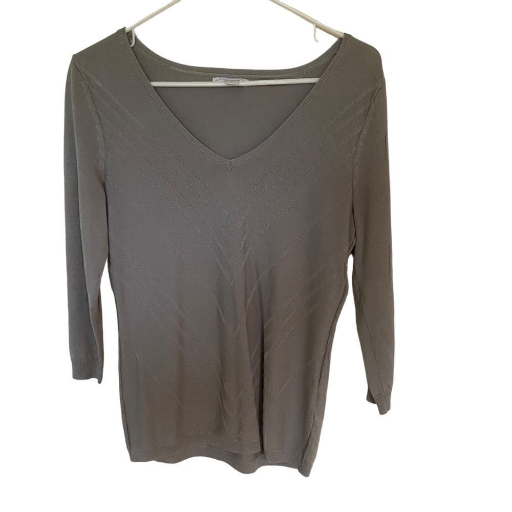 New York & Company 3/4 sleeve gray vneck sweater small